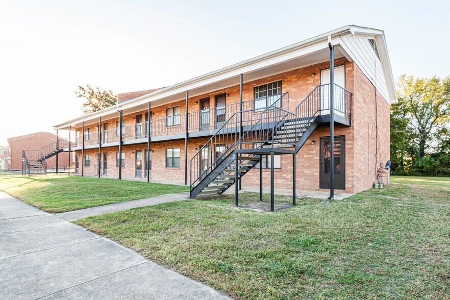 2226 Merrill Dr, Forrest City, AR à vendre - Photo de l’immeuble – Image 3 sur 20