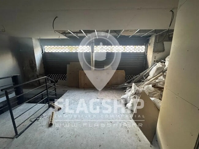 Plus de détails pour Local commercial à louer