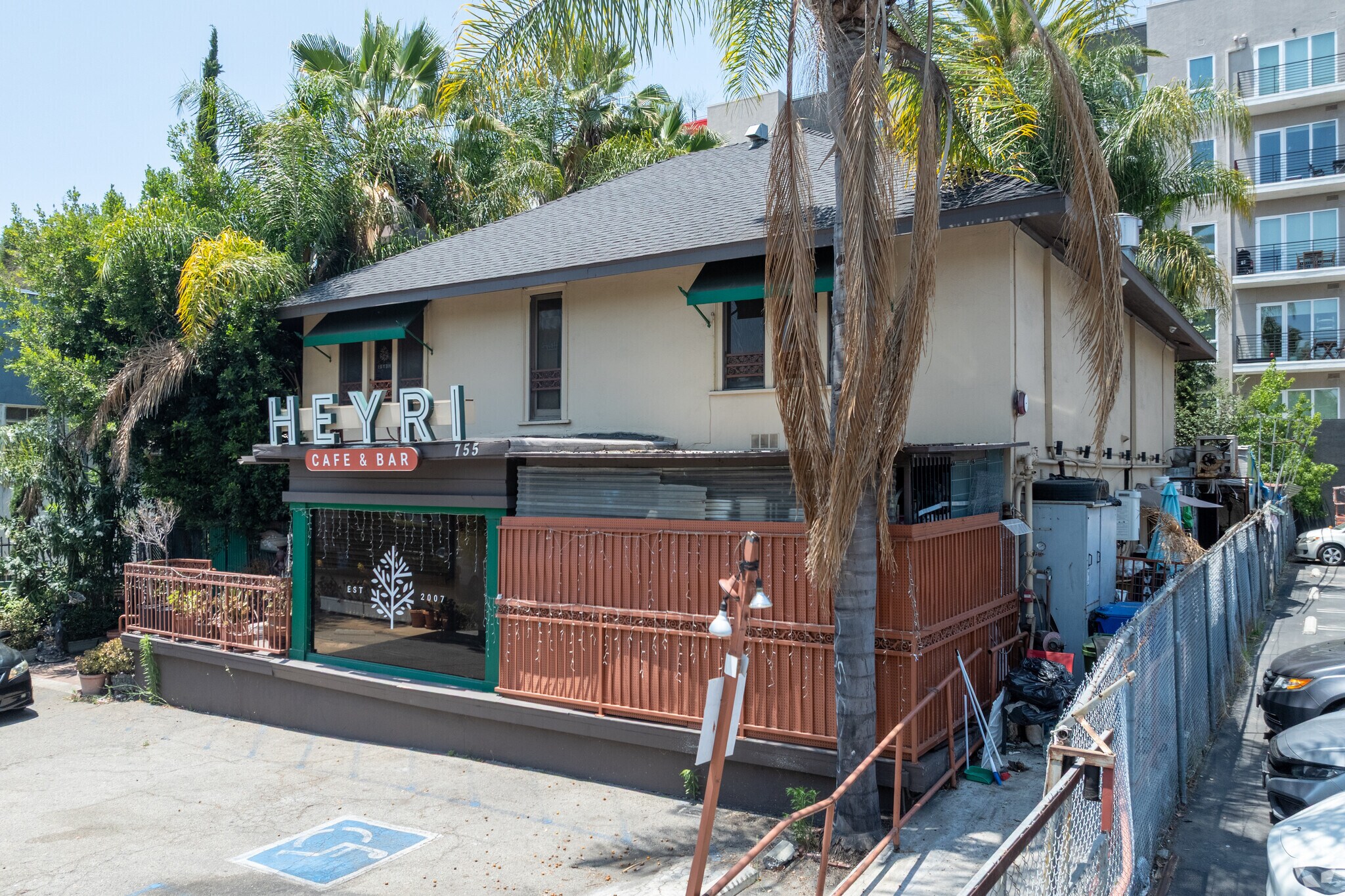 755 S Hobart Blvd, Los Angeles, CA à louer Photo de l’immeuble– Image 1 sur 25
