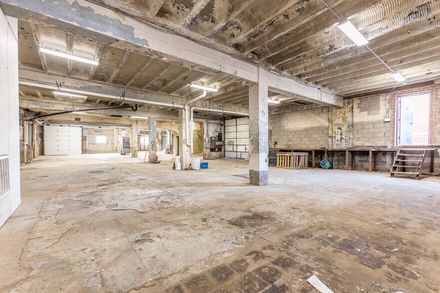 401 E Warrington Ave, Pittsburgh, PA à louer - Photo de l’immeuble – Image 3 sur 12