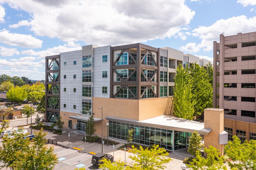 4145 SW Watson Ave, Beaverton, OR à louer - Photo principale – Image 1 sur 4