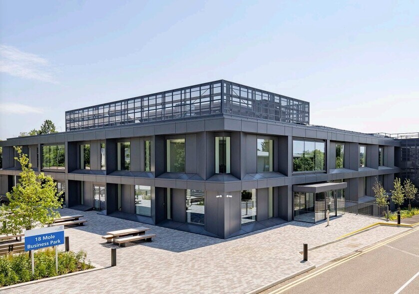 Station Rd, Leatherhead à vendre - Photo principale – Image 1 sur 1