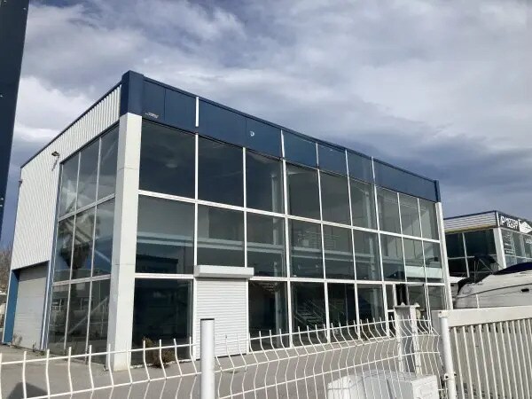 Plus de détails pour Local d'activités à louer