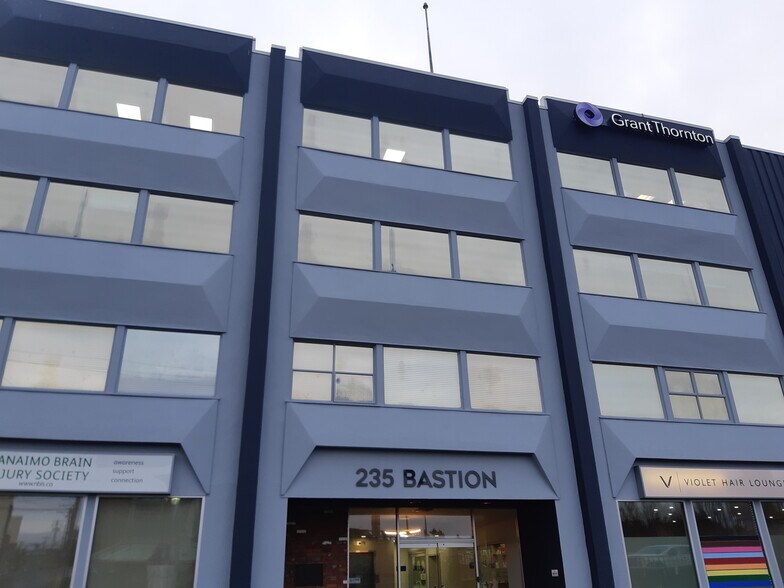 235 Bastion St, Nanaimo, BC à louer - Photo de l’immeuble – Image 2 sur 14