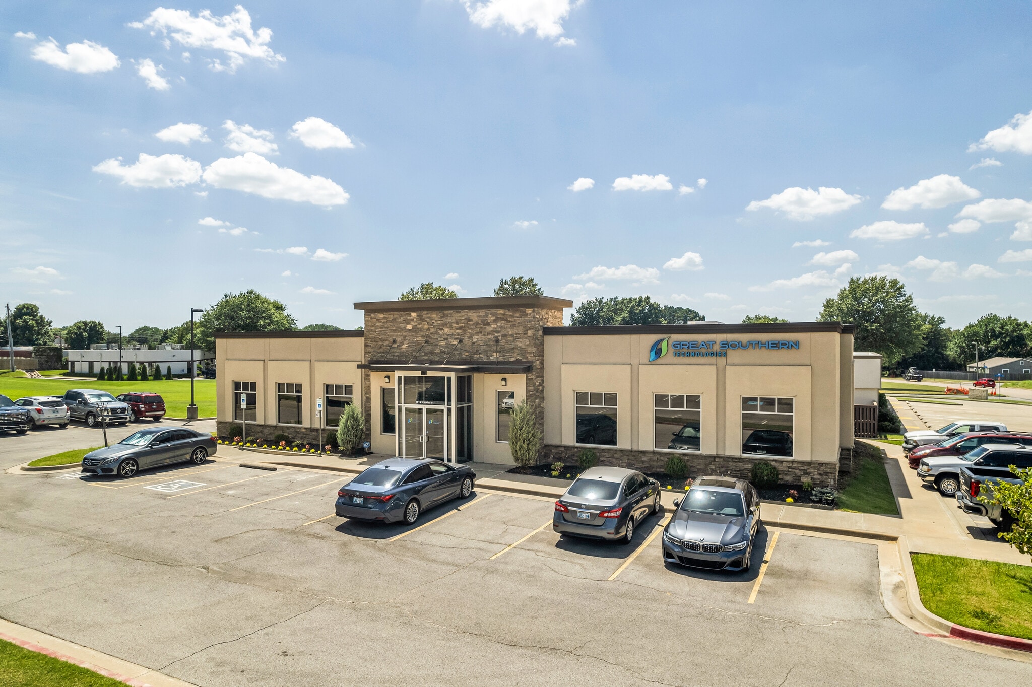 1013 W Ithica St, Broken Arrow, OK à vendre Photo de l’immeuble– Image 1 sur 6