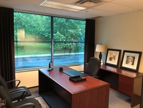 28175 Haggerty Rd, Novi, MI à louer Photo intérieure– Image 1 sur 1