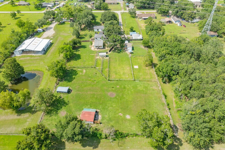 2230 Nancy St, Alvin, TX à vendre - Photo de l’immeuble – Image 2 sur 54