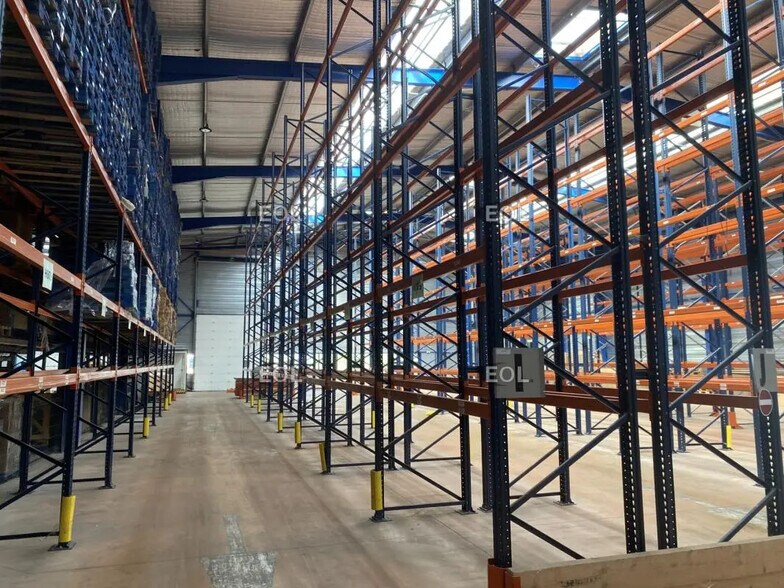 Industriel/Logistique dans Genas à louer - Photo de l’immeuble – Image 3 sur 8