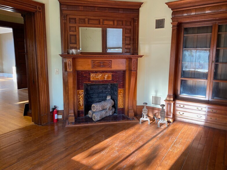 2144 Broad St, Cranston, RI à louer - Photo de l’immeuble – Image 2 sur 14