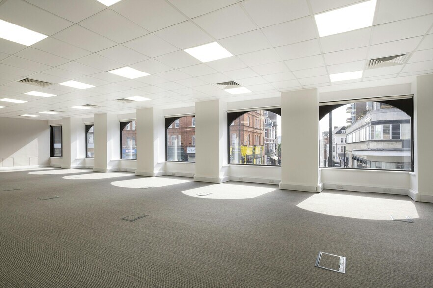 108-110 Finchley Rd, Londres à louer - Photo de l’immeuble – Image 3 sur 13