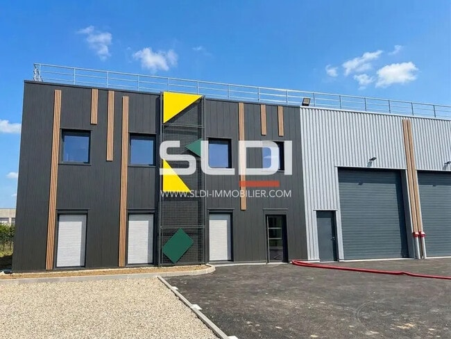 Plus de détails pour 100 Rue De L'Industrie, Saint-Priest - Local d'activités à louer