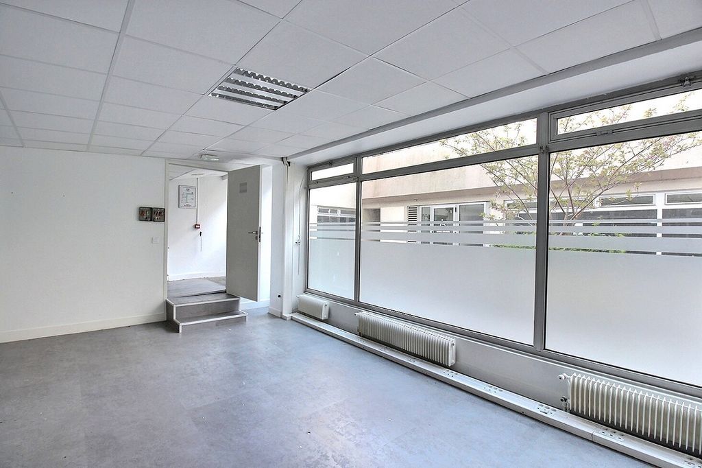 27-31 Rue De Fontarabie, Paris, PAR 75020 - Lot Lot 1 - - Photo intérieure - Image 2 of 7