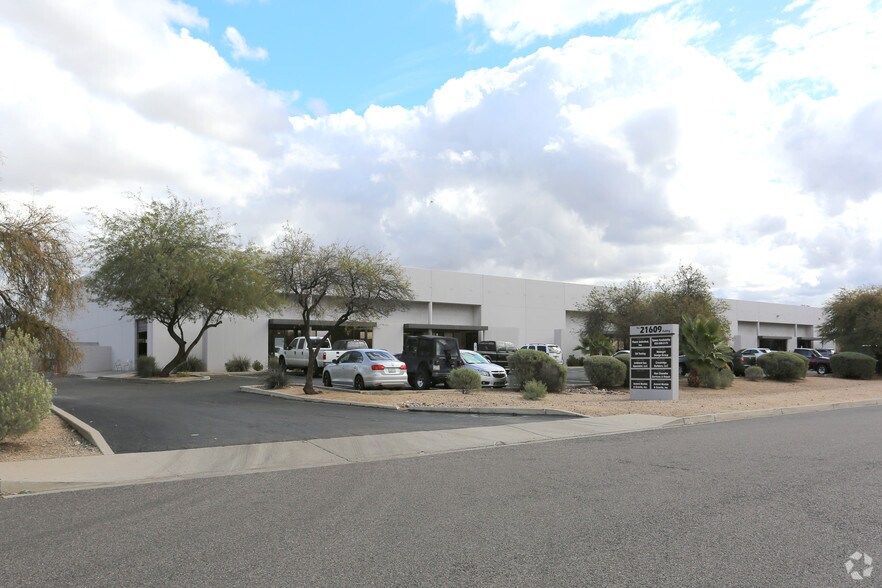 21609 N 12th Ave, Phoenix, AZ à louer - Photo principale – Image 2 sur 8