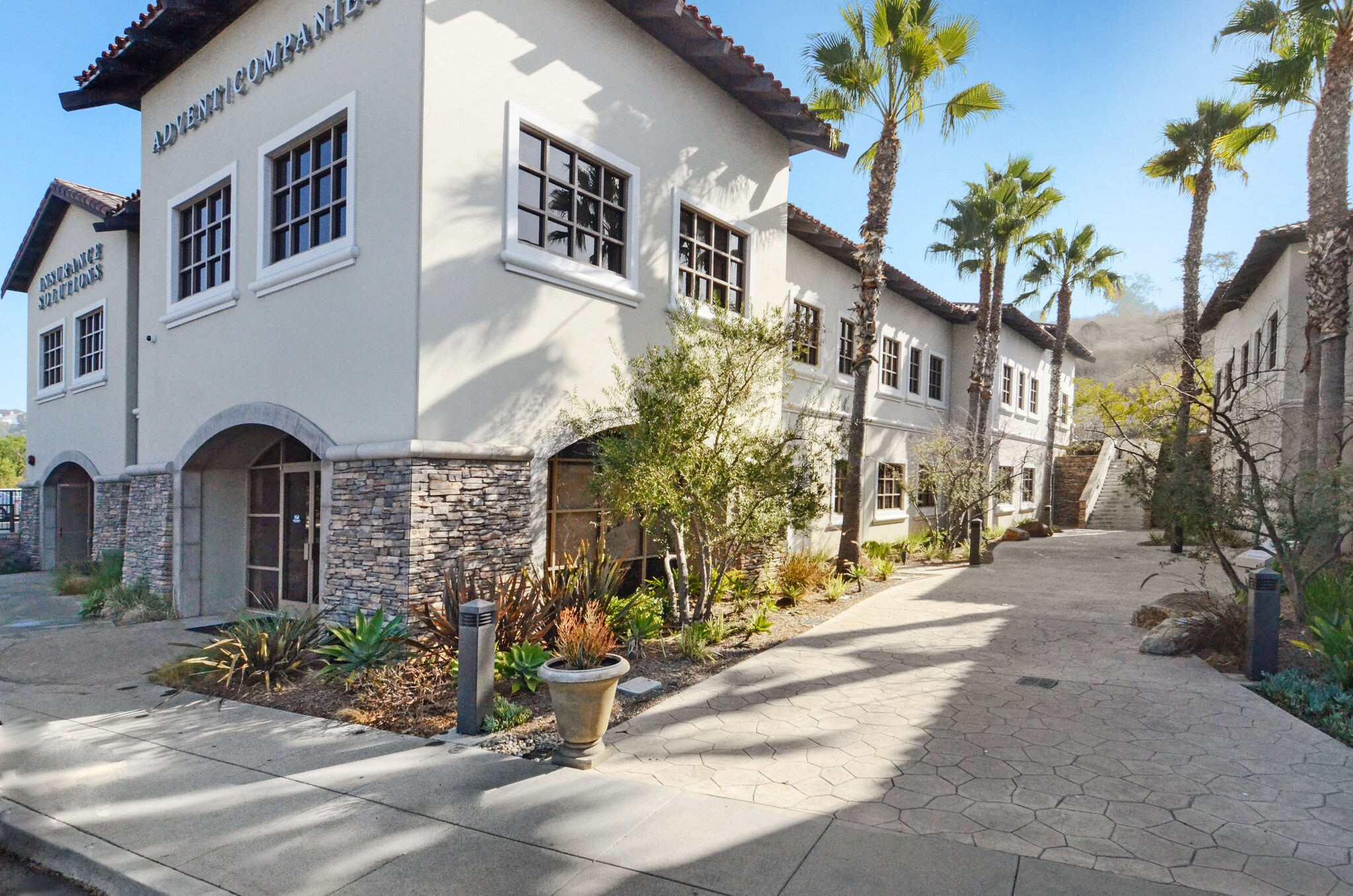 33302 Valle Rd, San Juan Capistrano, CA à vendre Photo de l’immeuble– Image 1 sur 15