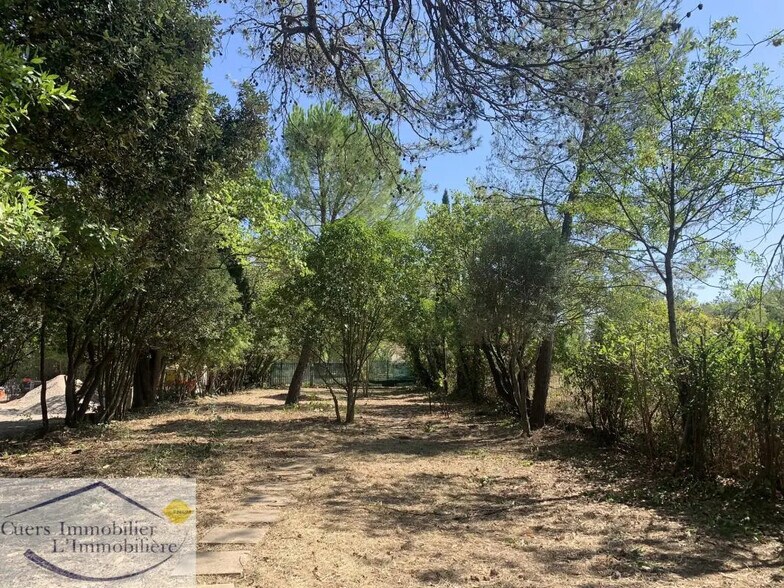 Terrain dans Cuers à vendre - Photo de l’immeuble – Image 2 sur 6