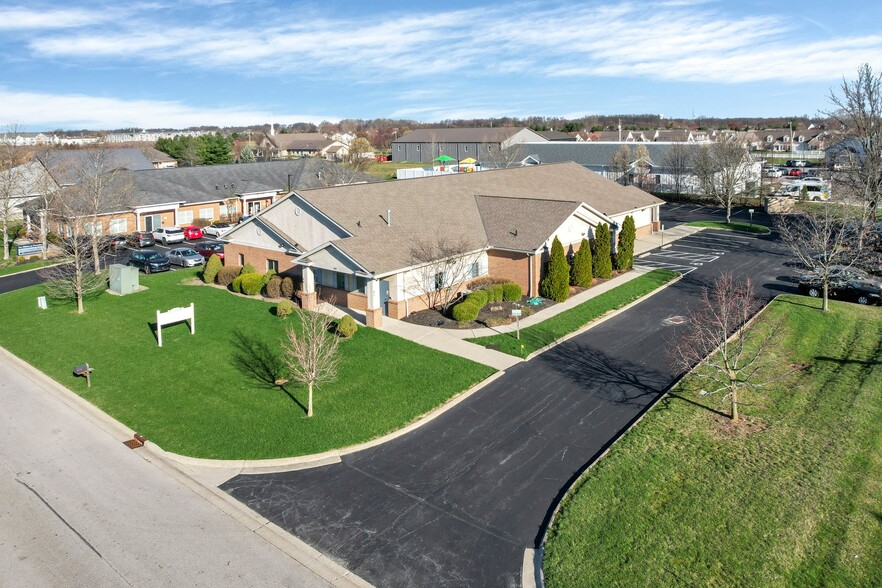 40 Clairedan Dr, Powell, OH à louer - Photo de l’immeuble – Image 1 sur 21