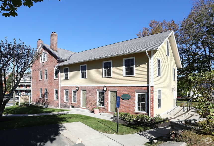 2 Central Ave, New Hartford, CT à louer - Photo de l’immeuble – Image 2 sur 3