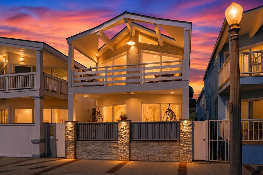 2212 W Oceanfront, Newport Beach, CA à vendre - Photo de l’immeuble – Image 1 sur 20