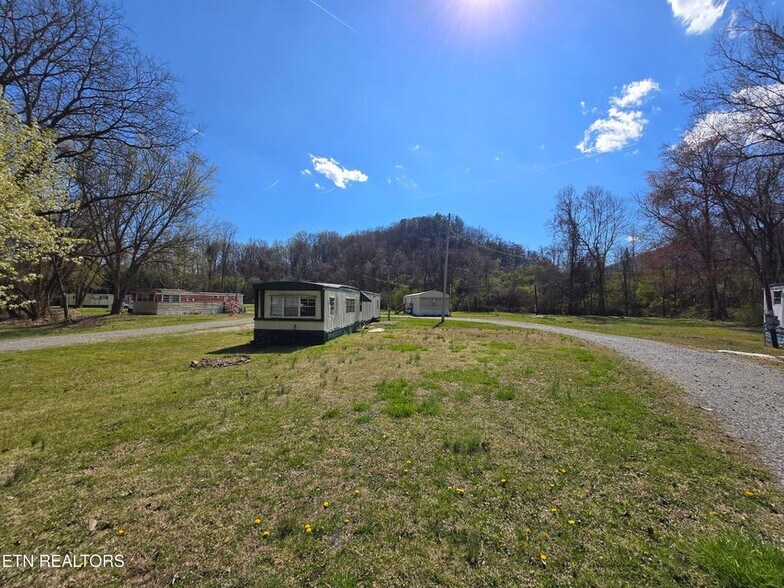 501 W Rockwood St, Rockwood, TN à vendre - Photo de l’immeuble – Image 2 sur 6