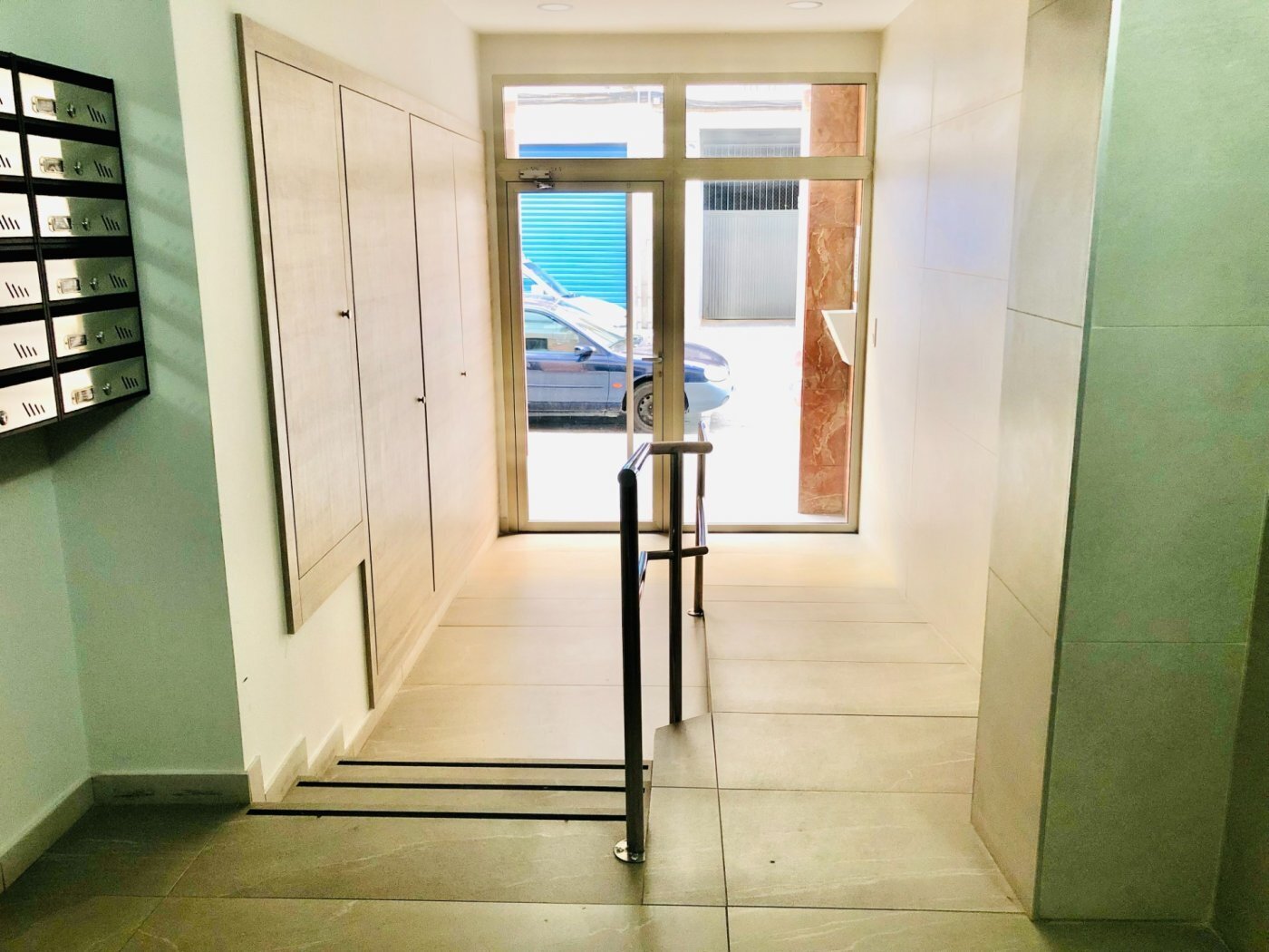 Carrer José Bernad Amorós, 3, Elche, Alicante à louer Hall d’entrée– Image 1 sur 22