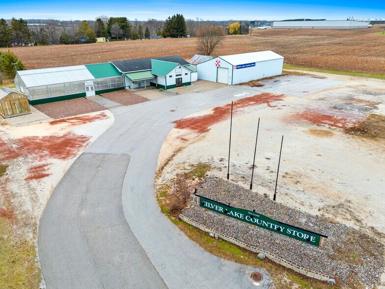 5814 Calumet Ave, Manitowoc, WI à vendre - Photo de l’immeuble – Image 3 sur 62