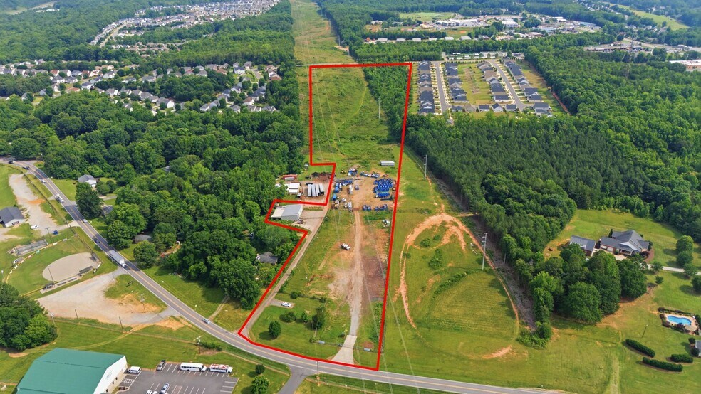 8167 Optimist Club Rd, Denver, NC à vendre - Photo de l’immeuble – Image 2 sur 23
