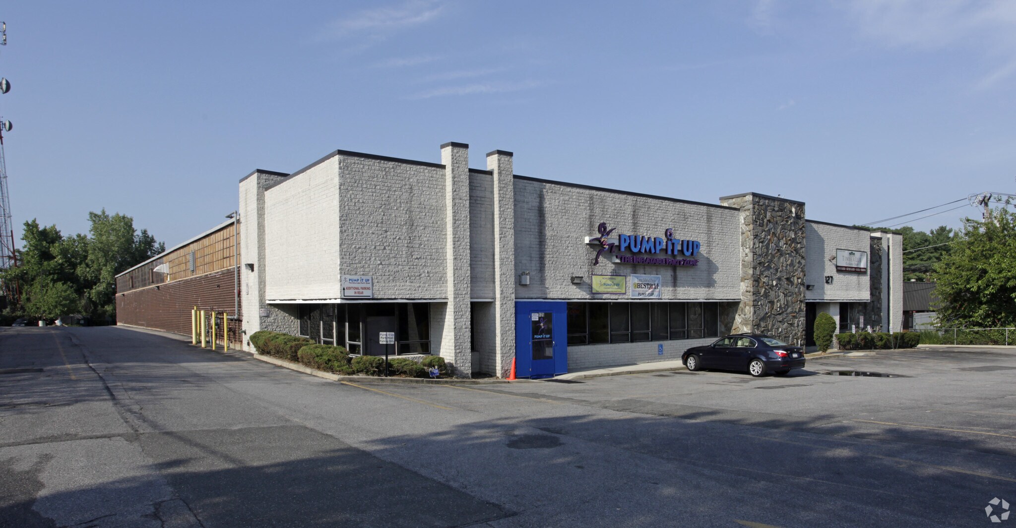 127-135 Dupont St, Plainview, NY à louer Photo principale– Image 1 sur 3