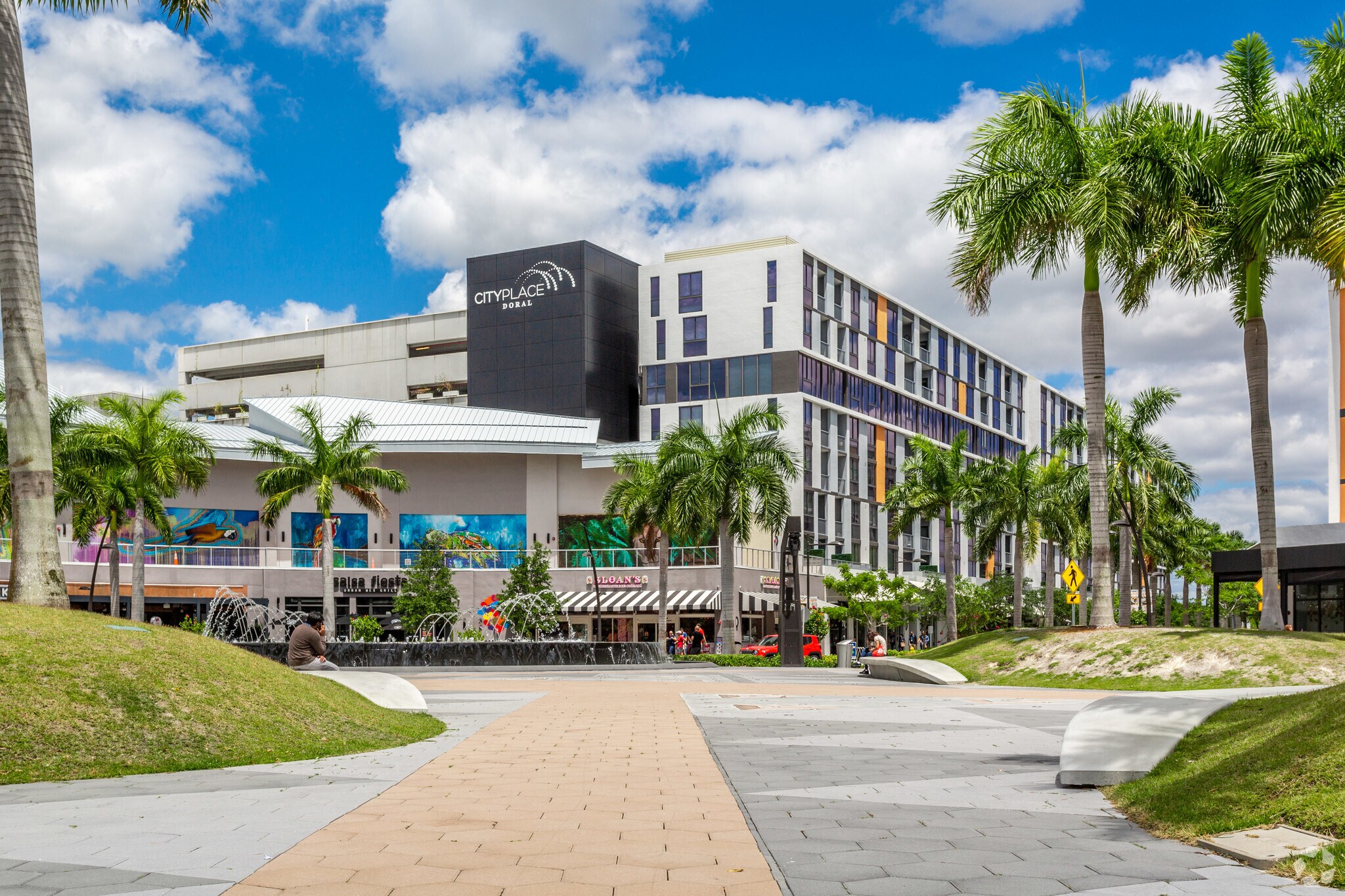 8500 NW 83rd Ave, Miami, FL à louer Photo principale– Image 1 sur 7