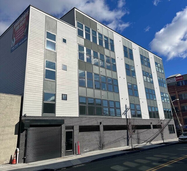 166-170 Emmet St, Newark, NJ à vendre - Photo de l’immeuble – Image 3 sur 11