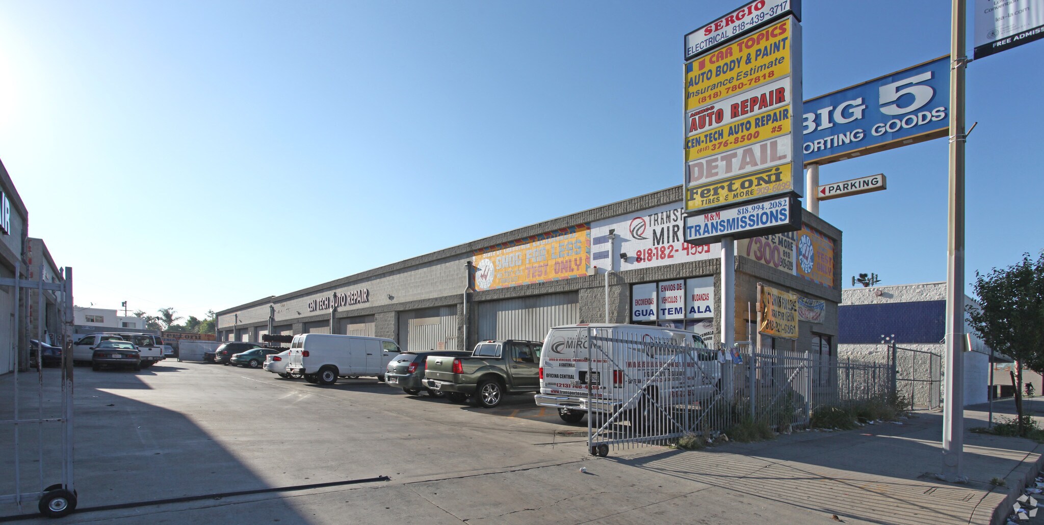 7300 Van Nuys Blvd, Van Nuys, CA à louer Photo principale– Image 1 sur 7