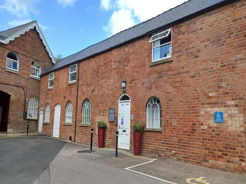 50 High St, Stonehouse à louer - Photo principale – Image 1 sur 1