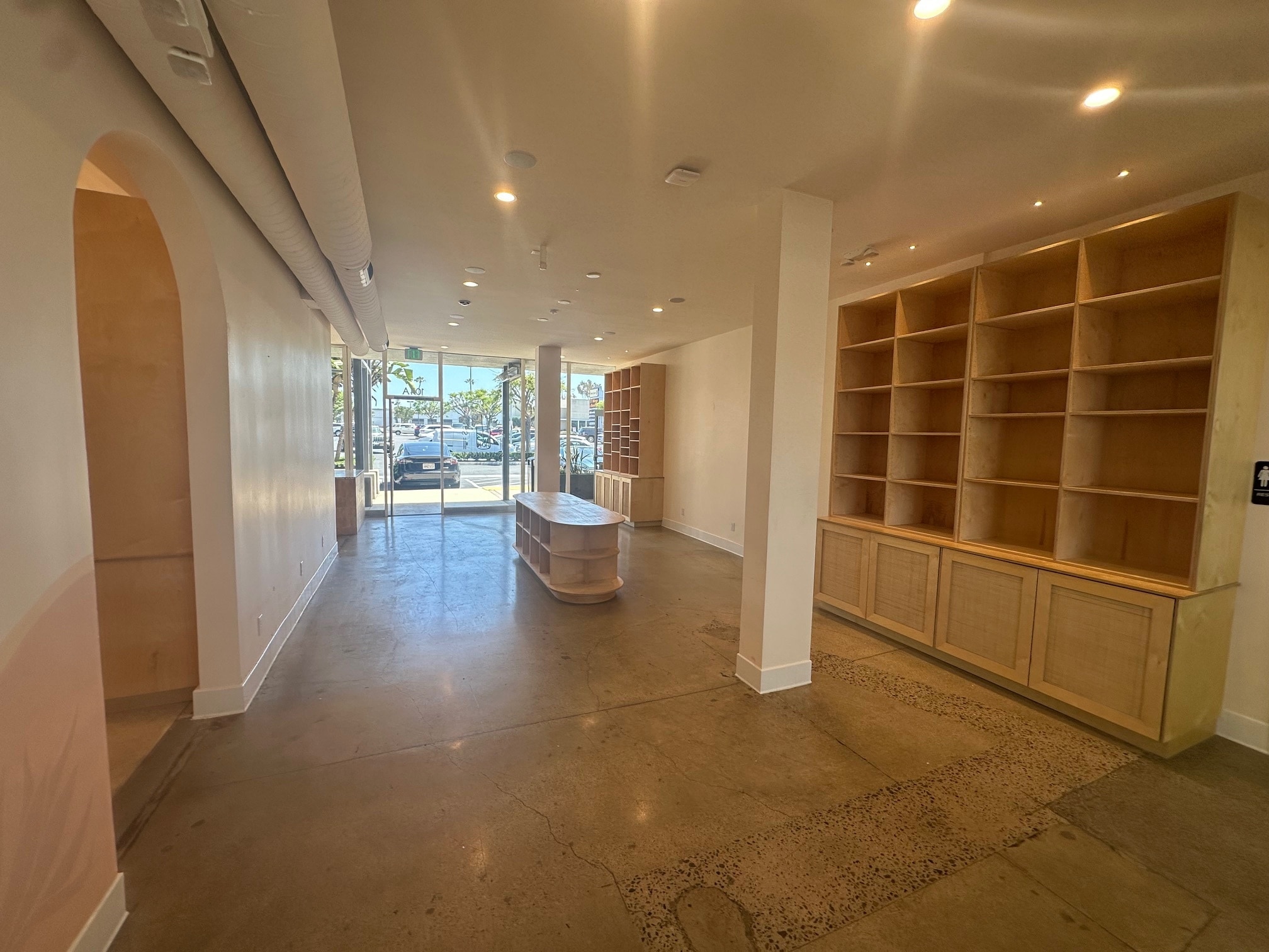 1500 Adams Ave, Costa Mesa, CA à louer Photo intérieure– Image 1 sur 7