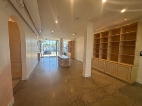 1500 Adams Ave, Costa Mesa, CA à louer Photo intérieure– Image 1 sur 7