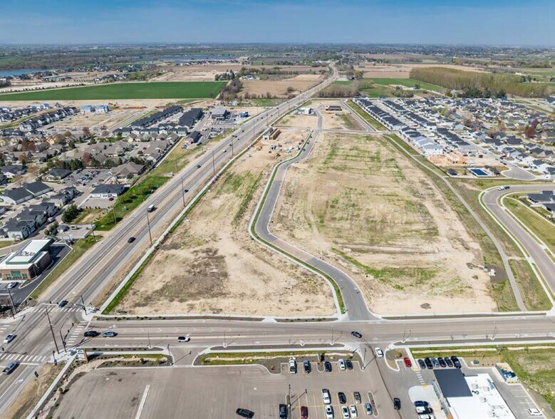 12080 W State St, Star, ID à louer - Photo de l’immeuble – Image 1 sur 11