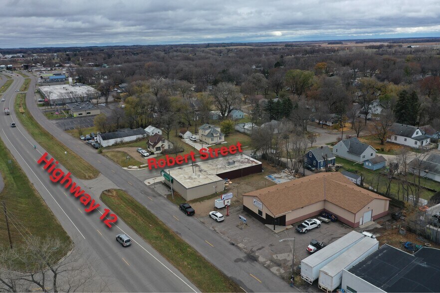 918 Litchfield Ave SE, Willmar, MN à louer - Photo de l’immeuble – Image 2 sur 2