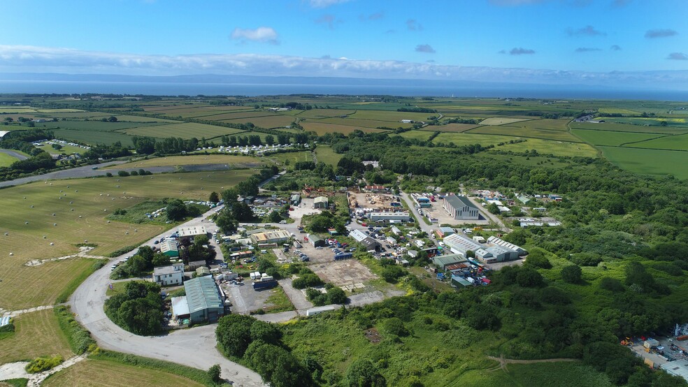 Llandow Trading Estate portefeuille de 54 biens à vendre sur LoopNet.fr - Aérien – Image 2 sur 2