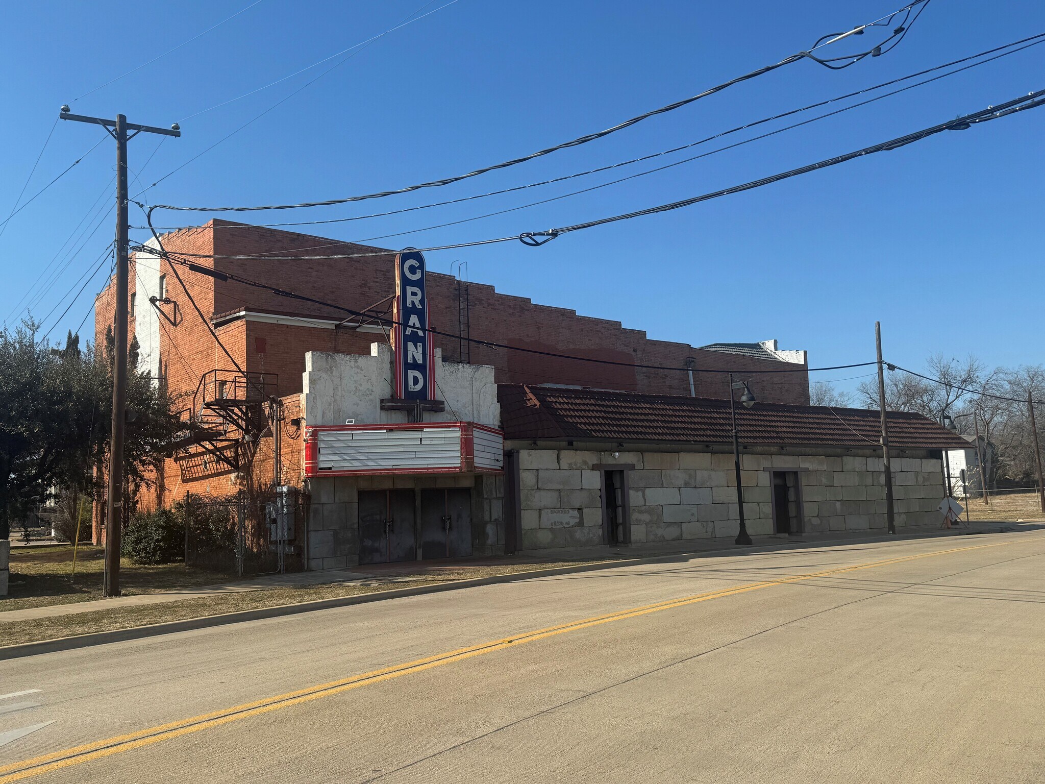 1100 Fabons St, Fort Worth, TX à louer Photo principale– Image 1 sur 7