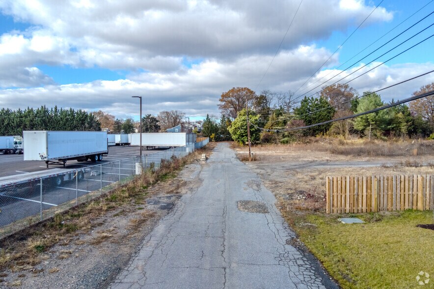 11320 Baltimore Ave, Beltsville, MD à louer - Photo de l’immeuble – Image 2 sur 10