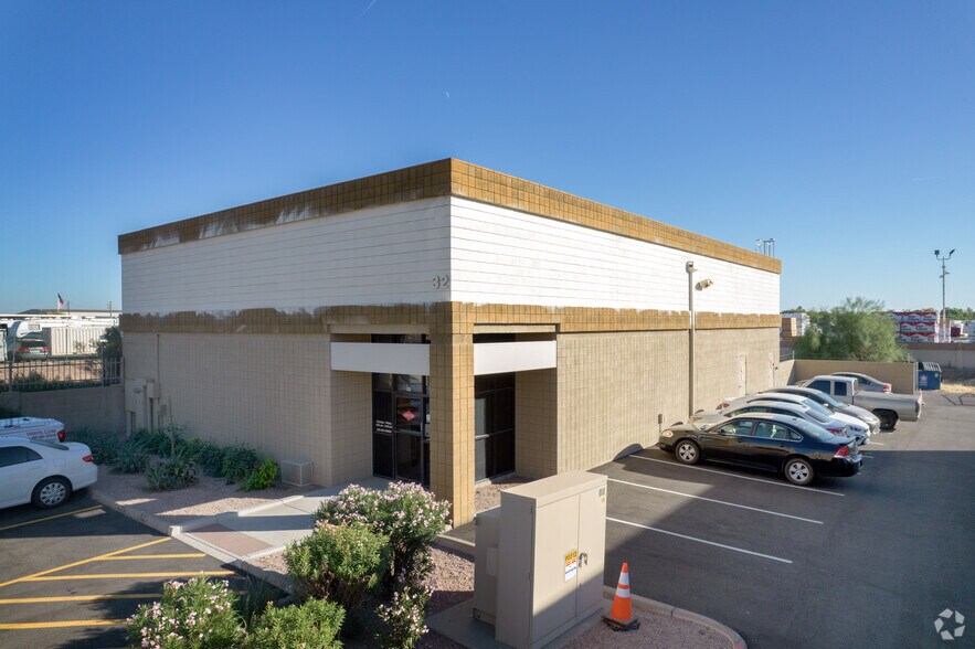 75 W Baseline Rd, Gilbert, AZ à louer - Photo de l’immeuble – Image 3 sur 4