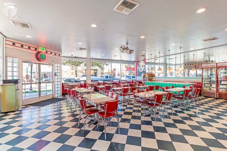 2407 J + 2408 I Street portefeuille de 2 biens à vendre sur LoopNet.fr - Photo intérieure – Image 3 sur 24