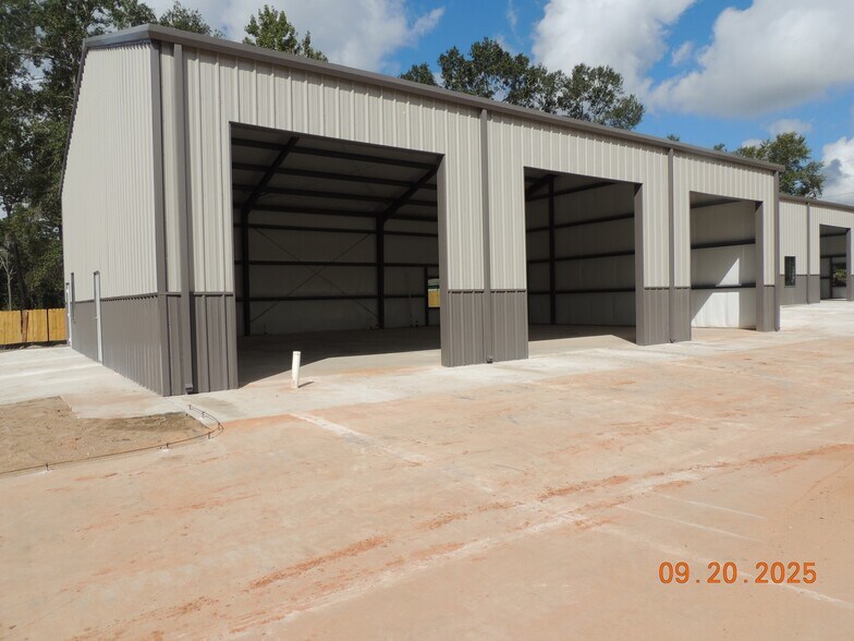 2307 Wade Cir S, Conroe, TX à vendre - Photo principale – Image 1 sur 5