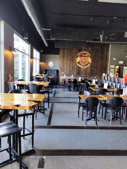 9528 Diamond Centre Dr, Mentor, OH à vendre - Photo de l’immeuble – Image 3 sur 6