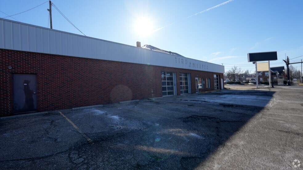 1105 Wheeling Ave, Cambridge, OH à vendre - Photo de l’immeuble – Image 3 sur 19
