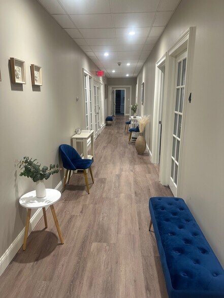 10 S Clinton St, Doylestown, PA à louer - Photo de l’immeuble – Image 3 sur 6