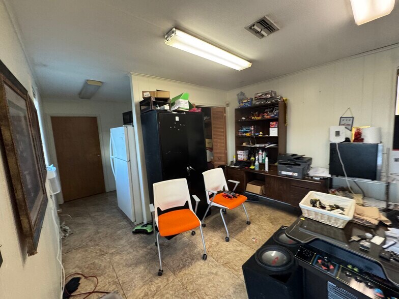 1060 Nursery Rd, Winter Springs, FL à vendre - Photo de l’immeuble – Image 2 sur 25