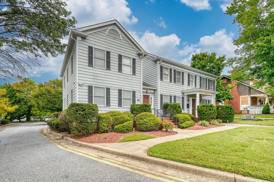 8 Brookes Ave, Gaithersburg, MD à vendre - Photo de l’immeuble – Image 2 sur 14