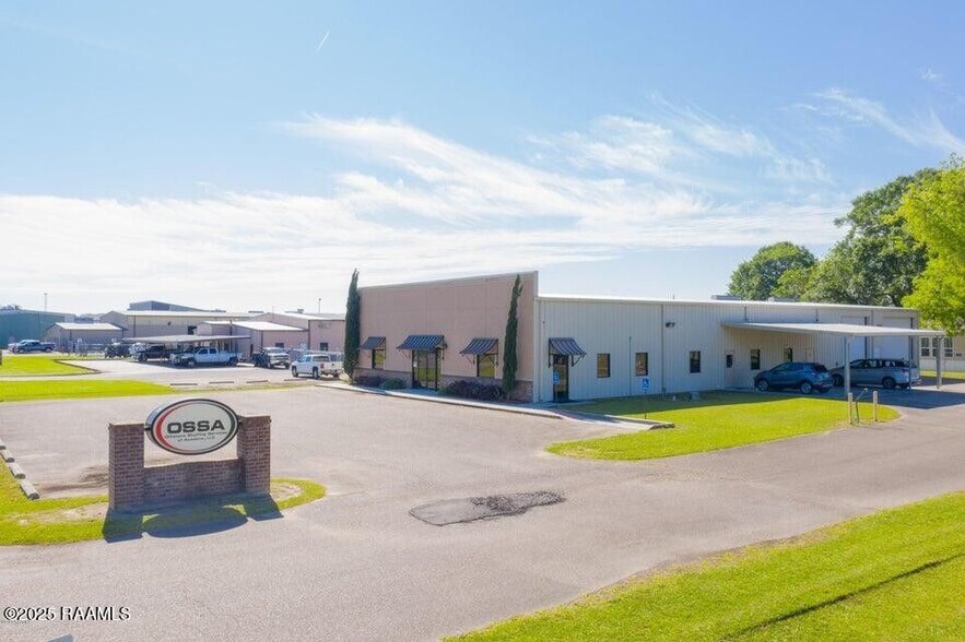 255 Rousseau Rd, Youngsville, LA à louer - Photo principale – Image 1 sur 4