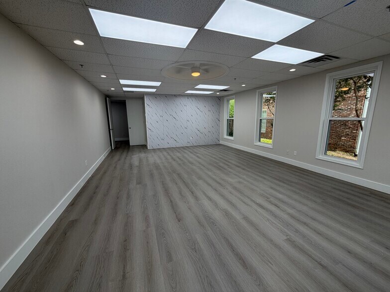 17768 Preston Rd, Dallas, TX à louer - Photo de l’immeuble – Image 3 sur 8