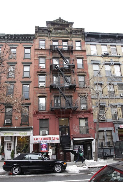 249 E 10th St, New York, NY à louer - Photo de l’immeuble – Image 2 sur 2