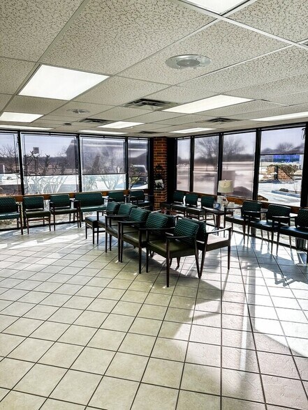 4202 SW Lee Blvd, Lawton, OK à vendre - Photo intérieure – Image 2 sur 4